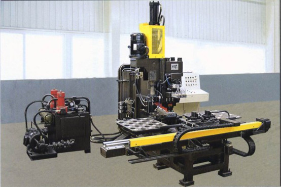 1000 KN CNC van de het Ponsen het Merken/Boring van de Stempelmachine Hydraulische Machine voor Metaalblad